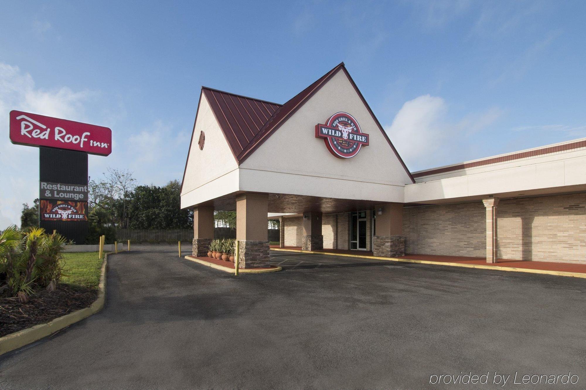 Oyo Hotel Dundee By Crystal Lake Екстериор снимка